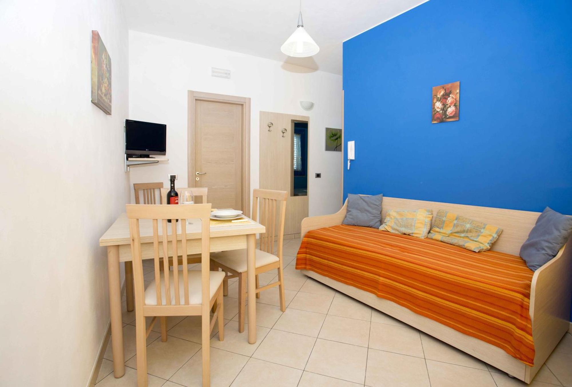 Holiday Home,685086921:JPEG